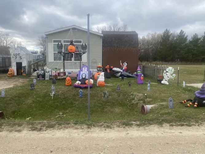 Minot family creates annual Halloween display